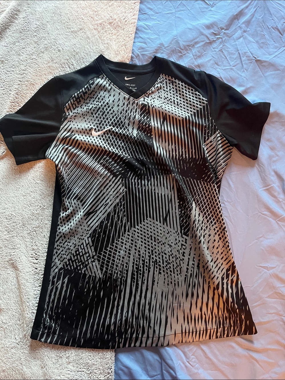 Nike Black & Gray Short Sleeve Graphic Training Tee